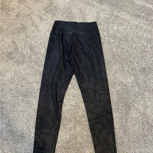 Aerie Offline Black High-Waisted Speckled Leggings - Picture 2 of 3